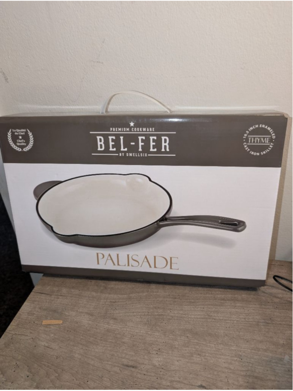 BEL-FER by DWELLSIX Green & White 10.5" Enamel Cast Iron Skillet